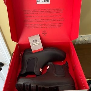 Men’s Hunter brand, chelsea rain boots.  Brand new in box.  USA men’s 10. Black.